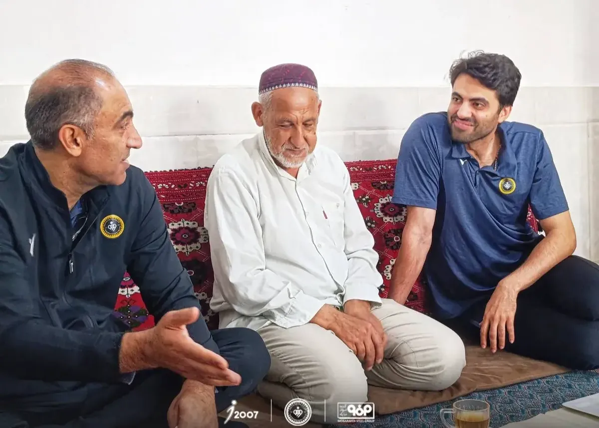شماره ۱۹ سپاهان به صابر کاظمی رسید(عکس)