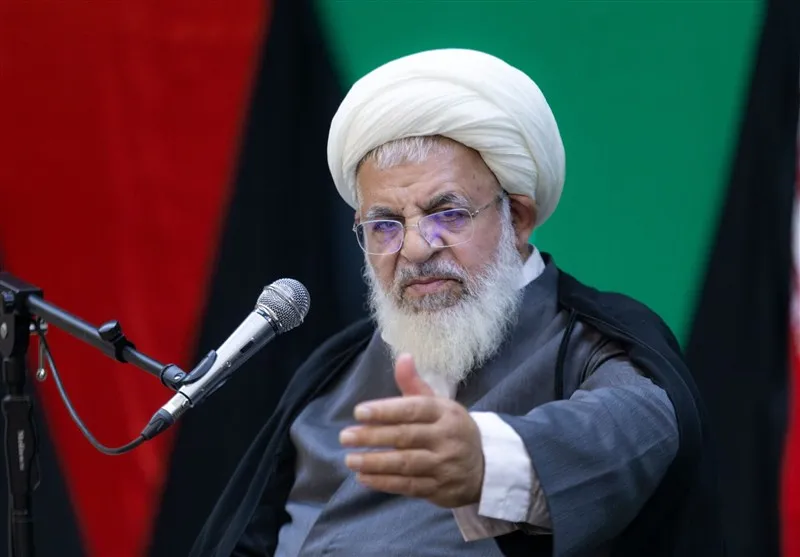 امام جمعه یزد: در برابر زیادهخواهی آمریکا نباید کوتاه بیاییم