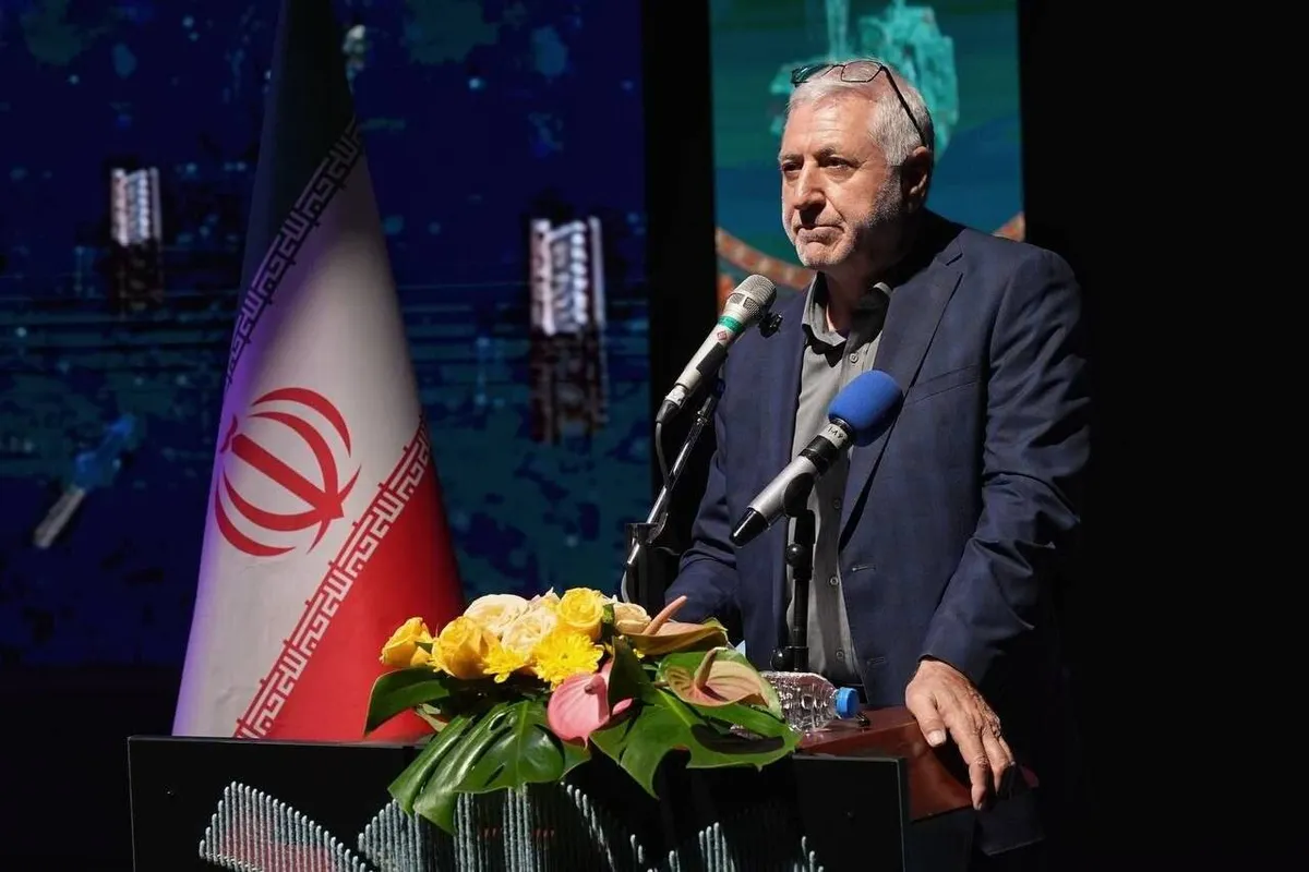 ضرغامی: اتصال تولیدات هنرمندان اصفهان به بازار تقویت می‌شود