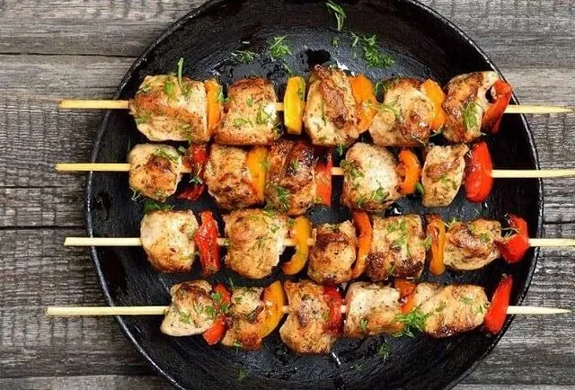 مرغ زعفرانی تابه‌ای