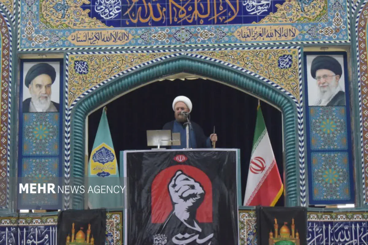 امام جمعه فومن: تقویت اقتصاد ملی باید در اولویت مسئولان باشد