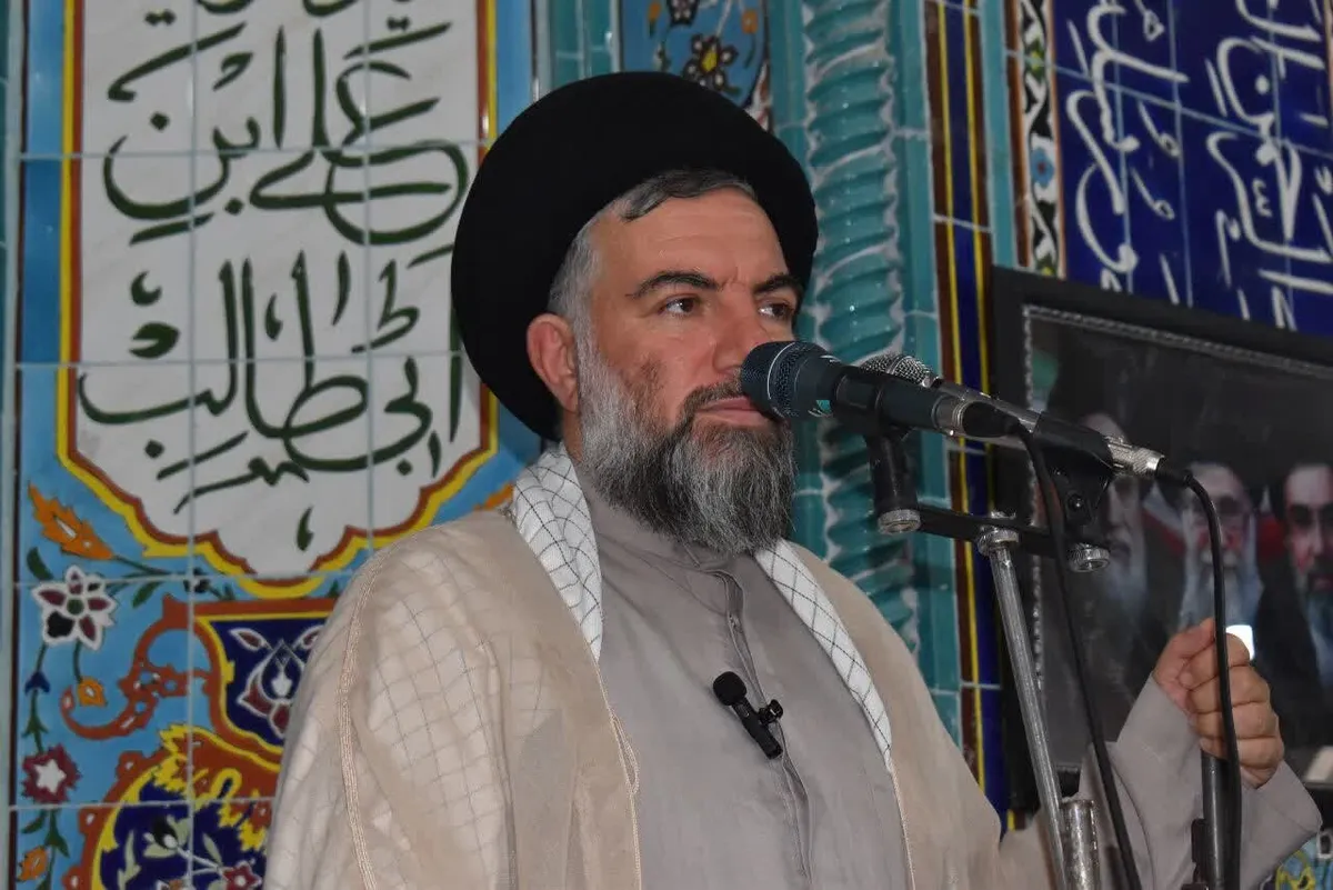 ایمان بدون عمل صالح انسان را از مسیر نجات خارج می‌کند