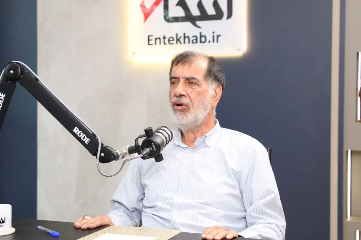 باهنر: یک دفعه امام جمعه یک شهرستانی در کرمان گفت «اقا شما چرا دارید مذاکره میکنید؟» گفتم «آخر شما سر مذاکره را میدانید چیست یا ته آن را؟»/ عدهای در میادین یک دفعه راه میفتند که «آقا ما مذاکره نداریم»؛ بیخود کردید که مذاکره ندارید/ اصلا نتیجه جنگ در مذاکره مشخص میشود