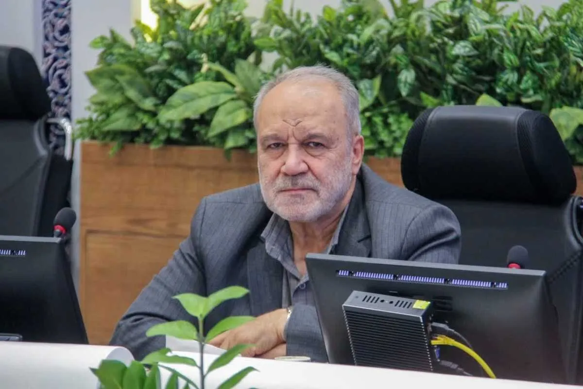 برخی افراد به موضوع عفاف و حجاب بی توجه هستند