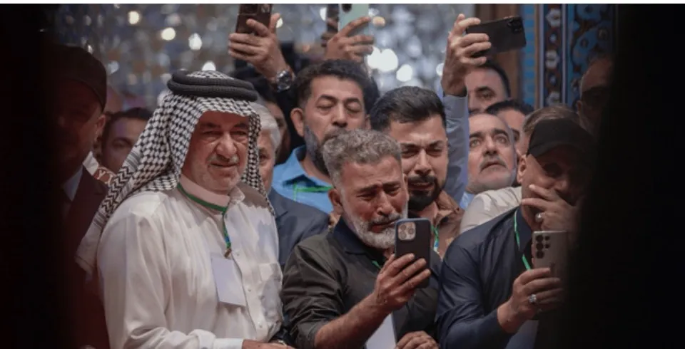 تجدید بیعت ۳۰۰ موکب‌دار عراقی با رهبر شهید در رواق دارالذکر