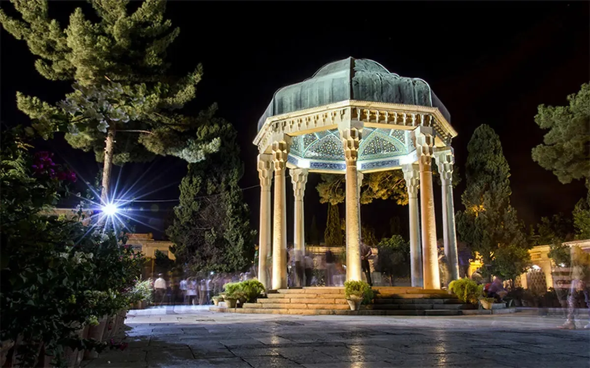 شیراز؛ جهان‌شهرِ غزل در سایه سار حریم حافظ