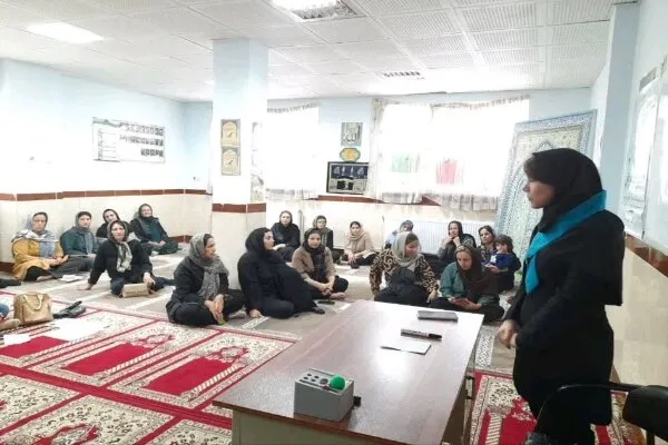 برگزاری کارگاه خانواده موفق با محوریت تقویت مهارت‌های والدگری در سنندج