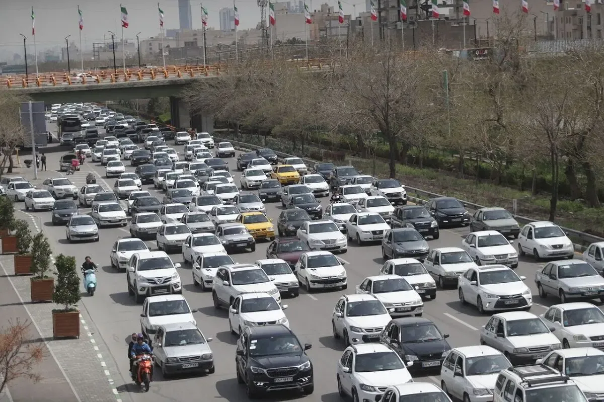 ترافیک نیمهسنگین در ۴ محور منتهی به تهران