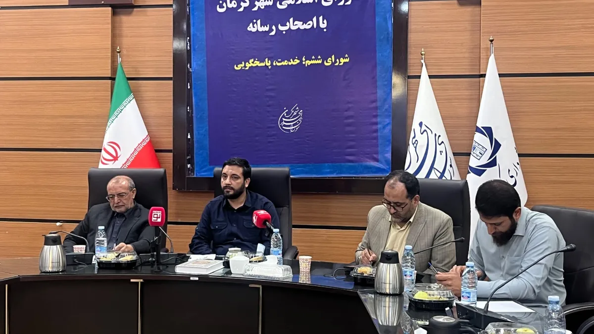 شورا در جایگاه تعریف و تمجید از شهرداری نیست