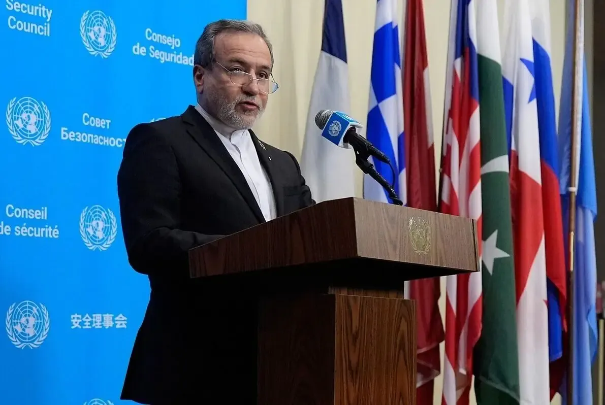 هشدار و پیشنهاد روی میز تهران؛ خطونشان عراقچی در یک نشست دیپلماتیک