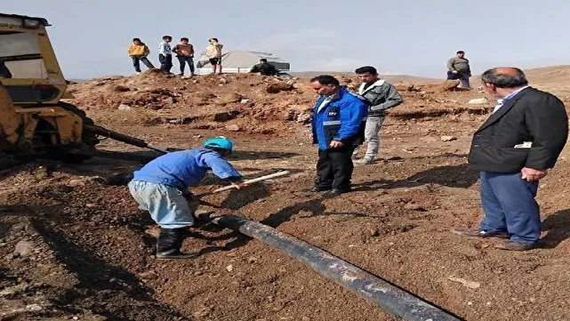 رفع خسارات  سیل به خطوط انتقال آب سه روستای سلماس