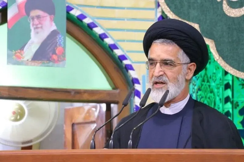 امام جمعه موقت یزد: دشمن با جنگ روانی واقعیتهای میدان را پنهان میکند