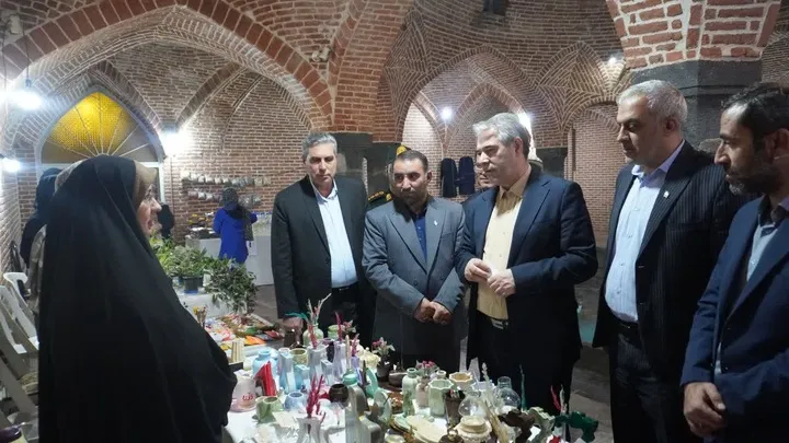 نمایش ظرفیتهای زنان کارآفرین سلماس در حمام تاریخی شیخ