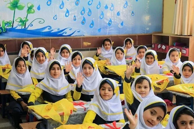 دانشفر: فضاهای آموزشی کنگان با مشارکت صنایع توسعه یابد