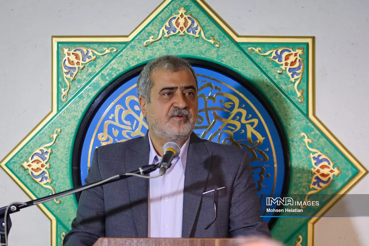 اجرای طرح «فانوسهای نورانی» و توسعه زیرساختهای فرهنگی و مذهبی در منطقه ۵ اصفهان