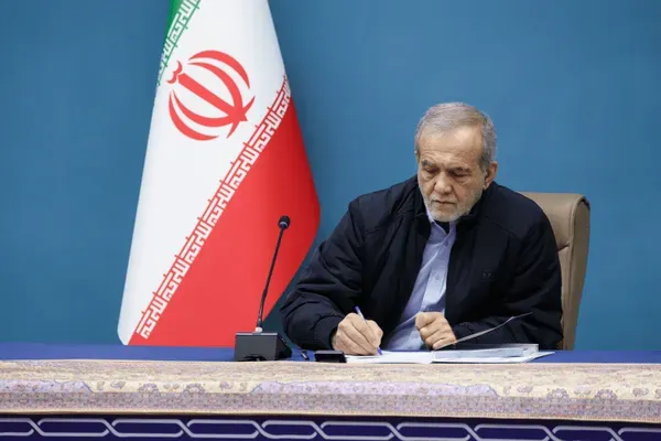 پیام پزشکیان به مناسبت قهرمانی تیم کشتی فرنگی ایران: این قهرمانی جلوهای از اراده و همت ملتی است که باور دارد حق گرفتنی است