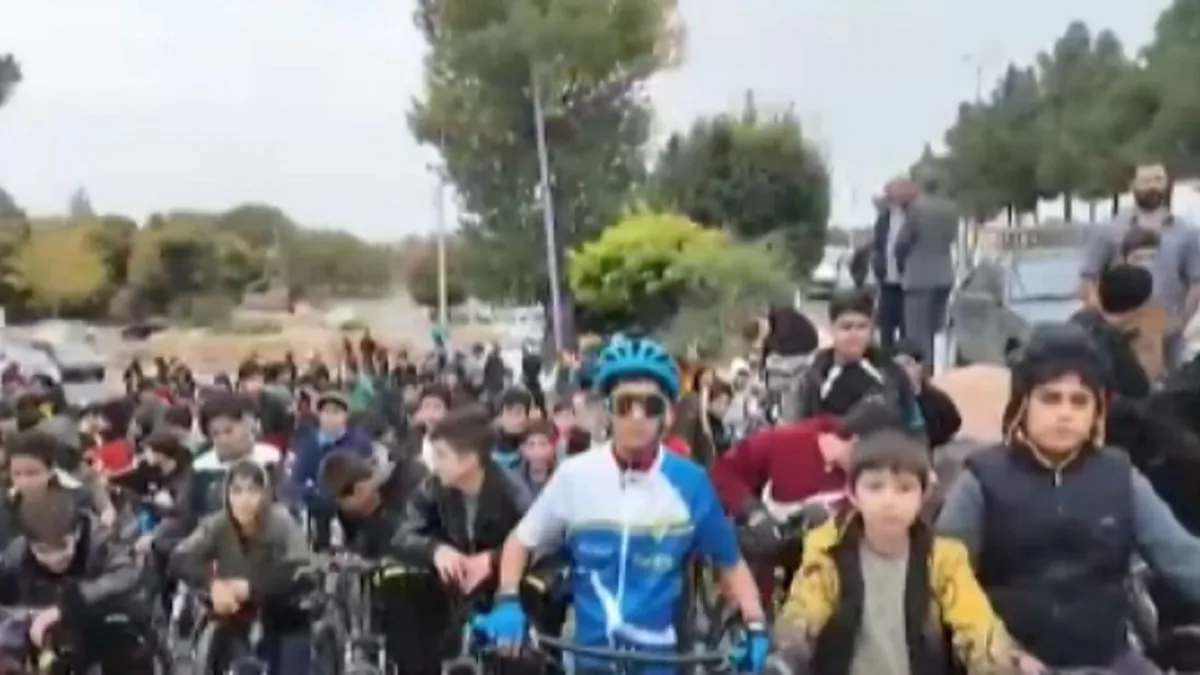 برگزاری همایش دوچرخهسواری دانشآموزی در عجبشیر