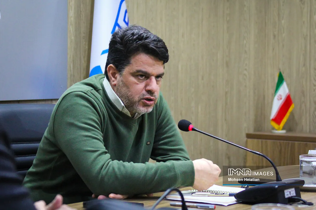 یزدیان: زایندهرود بخشی از هویت اصفهان است / راهحل بحران فقط انتقال آب نیست