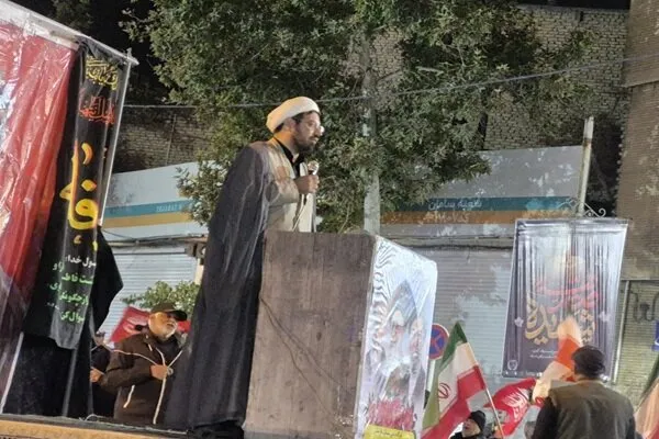 دشمن برای فروپاشی اقتصادی ما از هیچ تلاشی دریغ نمیکند