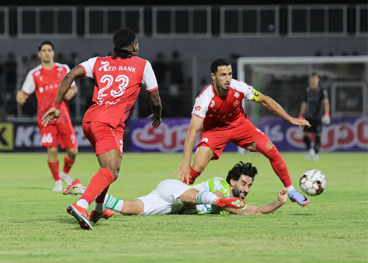 بازگشت به تهران، فردا صبح؛/ پرسپولیس امشب در خرم‌آباد: پرواز در شب ممنوع!
