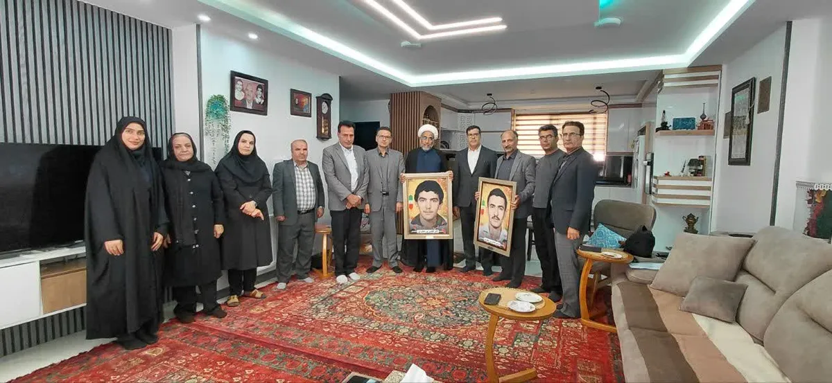 تجلیل دانشگاه آزاد اسلامی شهرکرد از خانواده شهدای والامقام کاظمی‌پور