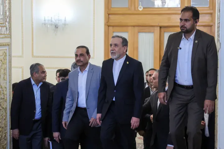 ادعای العربیه به نقل از یک منبع ارشد: تلاش‌های میانجی‌گری میان واشنگتن و تهران با بن‌بست مواجه شده / پیشرفت مذاکرات به پاسخ ایران به مطالبات ترامپ درباره توانمندی‌های هسته‌ای این کشور بستگی دارد