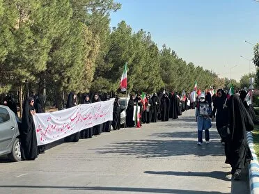 بزرگترین زنجیره «جان‌ فدا» در مشهد شکل گرفت