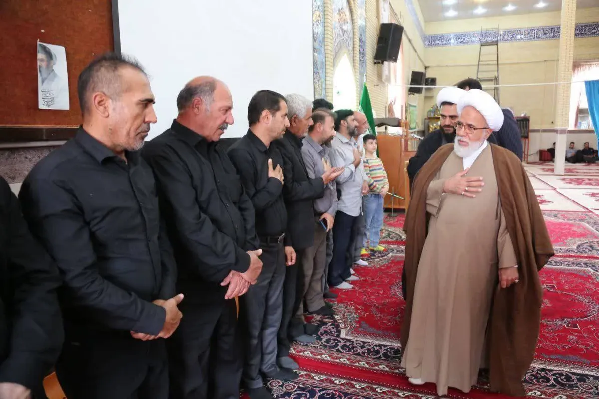 مراسم یادبود جان‌باختگان سانحه واژگونی اتوبوس کرمانشاه ـ تهران برگزار شد