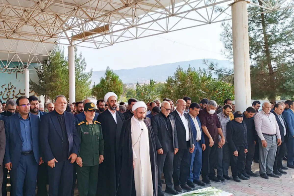 پیکر مطهر مادر شهیدان «عباس و باقر ملکی»در ایلام تشییع شد