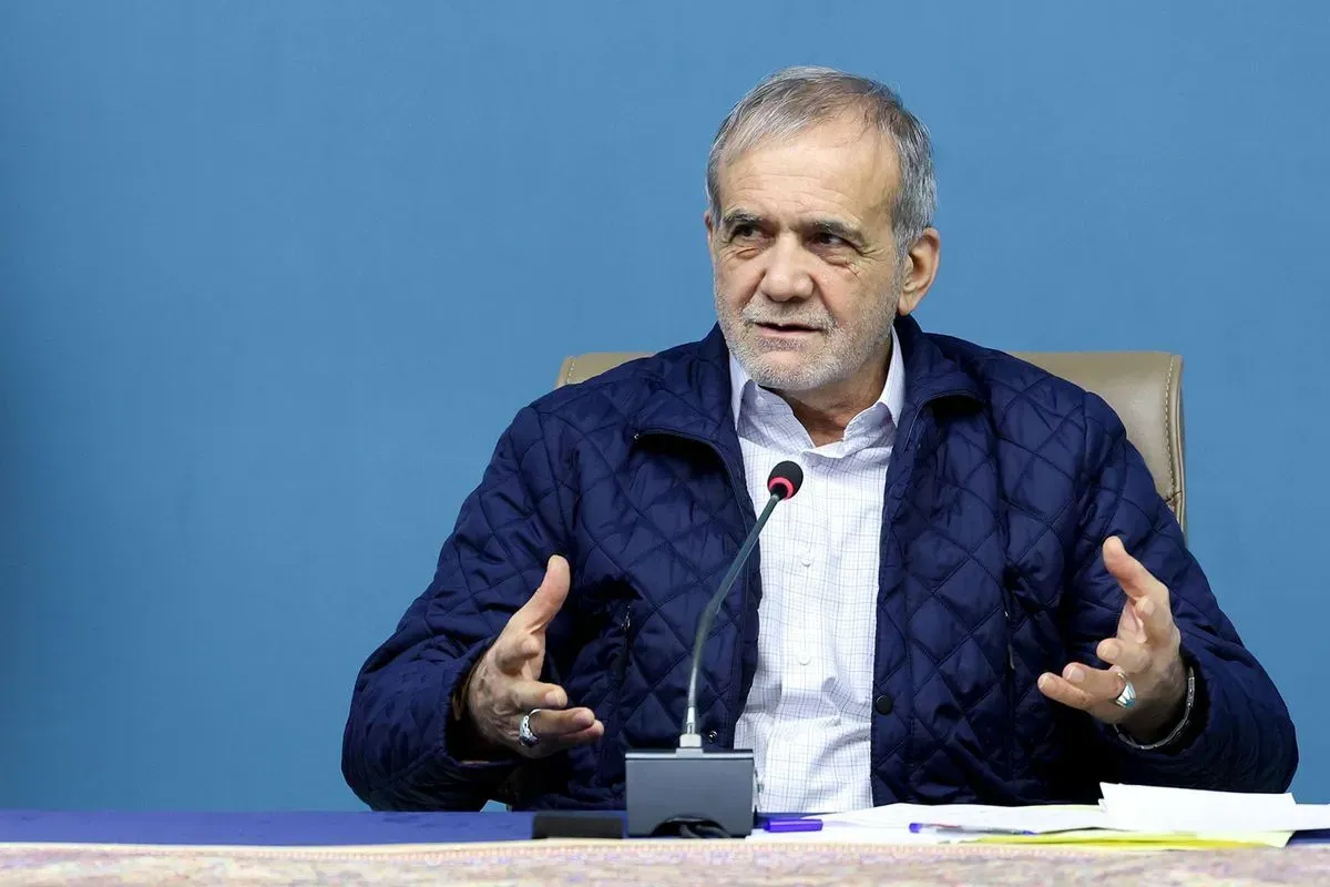 پزشکیان: می خواهم در کنار آنهایی قرار بگیرم که از انسجام و عزت مملکت دفاع می کنند