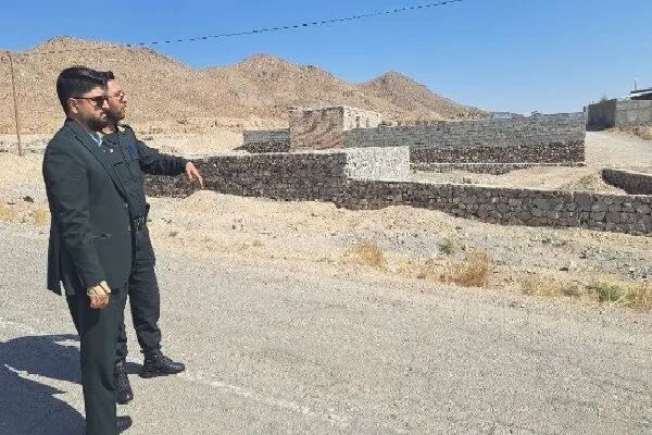 انتقادات از ساخت و ساز غیر مجاز در حریم راهها و اراضی زراعی «سراب»