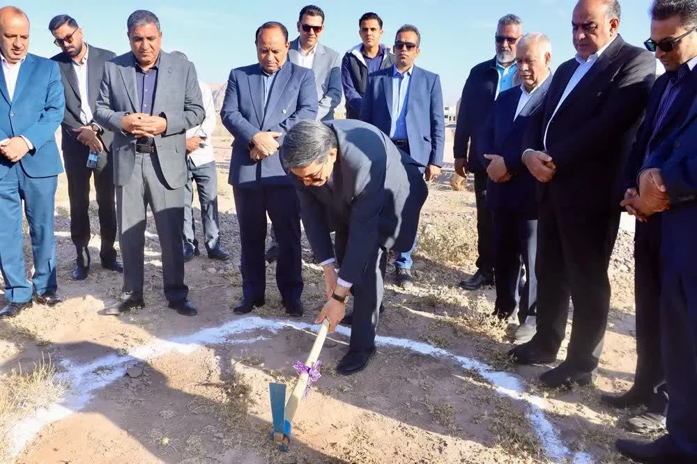 عملیات اجرایی احداث دبستان ۱۲ کلاسه شهرک شهید همت آغاز شد