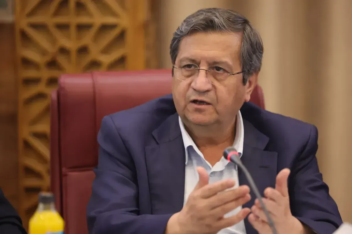 همتی: در کنترل ارز ناشی نیستم؛ قیمت فعلی دلار پایدار نیست / قرار بود تورم‌های سنگین اتفاق بیفتد