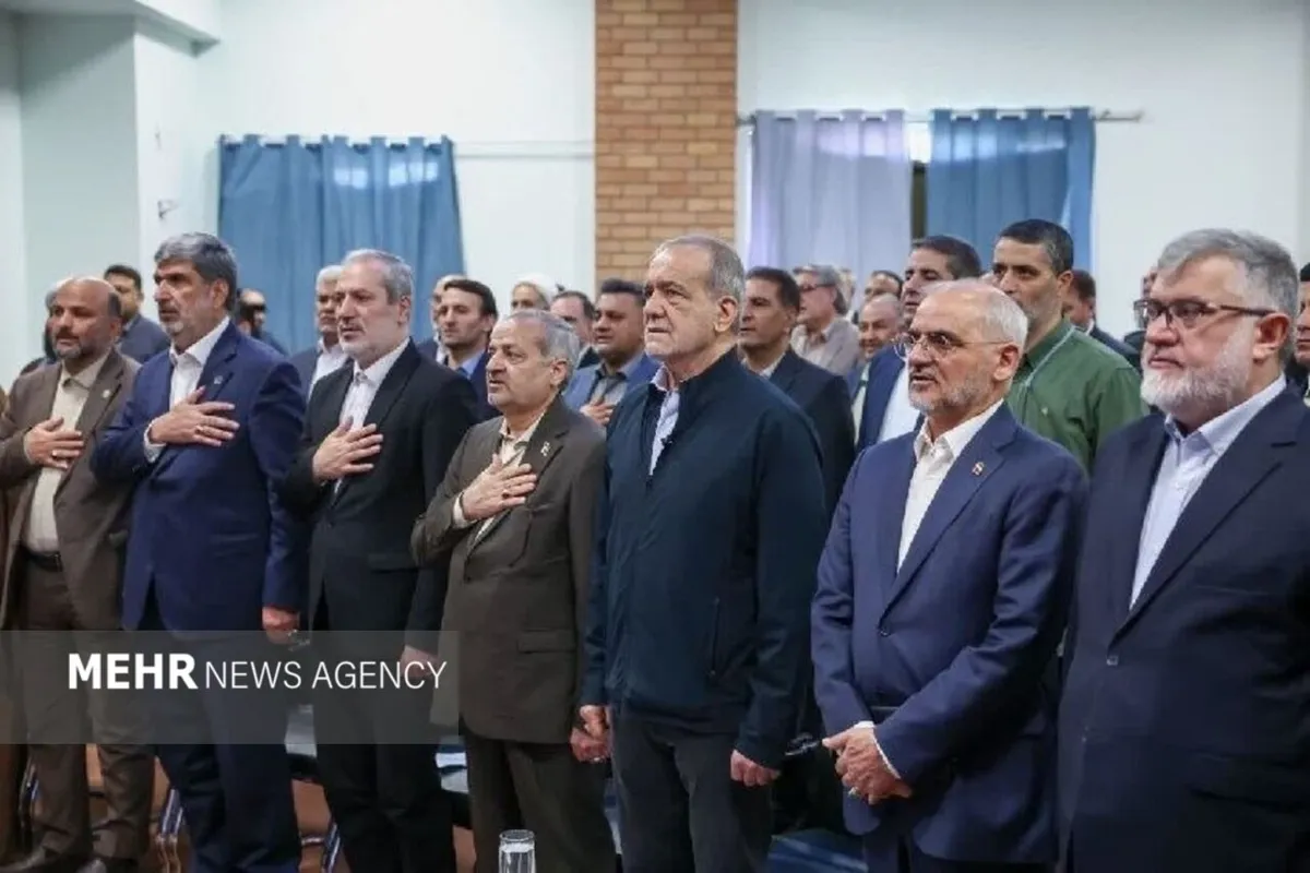 پزشکیان: با دعوا و تغییر افراد مشکلات اساسی حل نمیشود