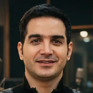 محسن یگانه