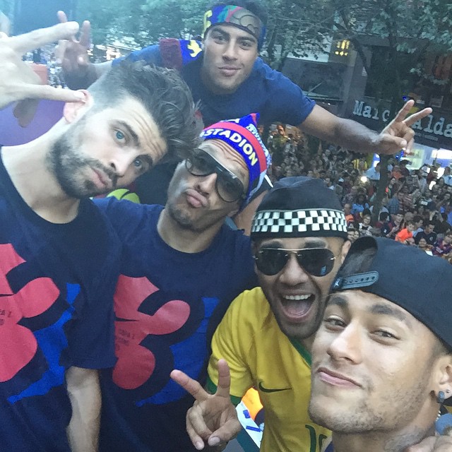 https://rouzegar.com/wp-content/uploads/2015/06/neymar_Rouzegar.com_3.jpg