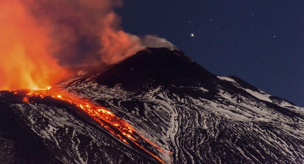 کوه اتنا (Etna volcano)