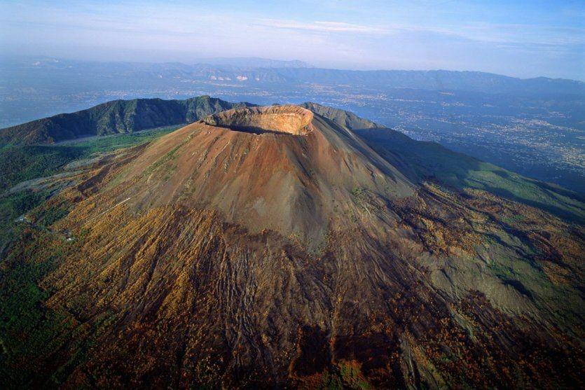 کوه وزوو (Vesuviu Volcano)